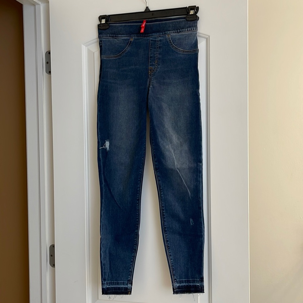 Spanx Jeans brand new Without tags. Never been worn size small petite.